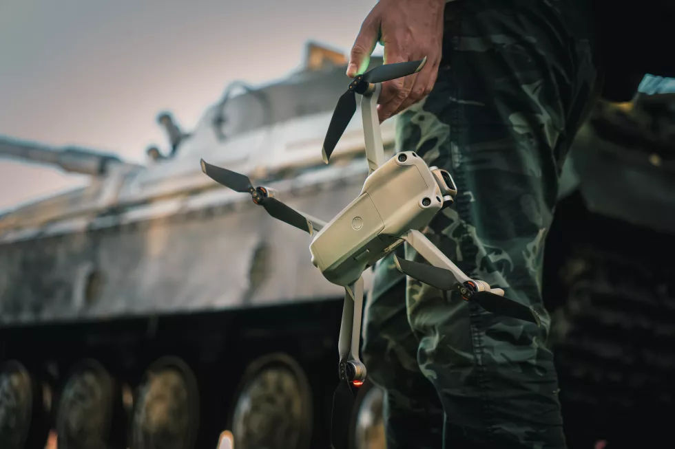 drone-control-panel-is-hand-military-soldier-artillery-spotter-military-observer-launches-drone-into-sky-force-reconnaissance-enemy-territory-modern-technological-reconnaissance-warfare