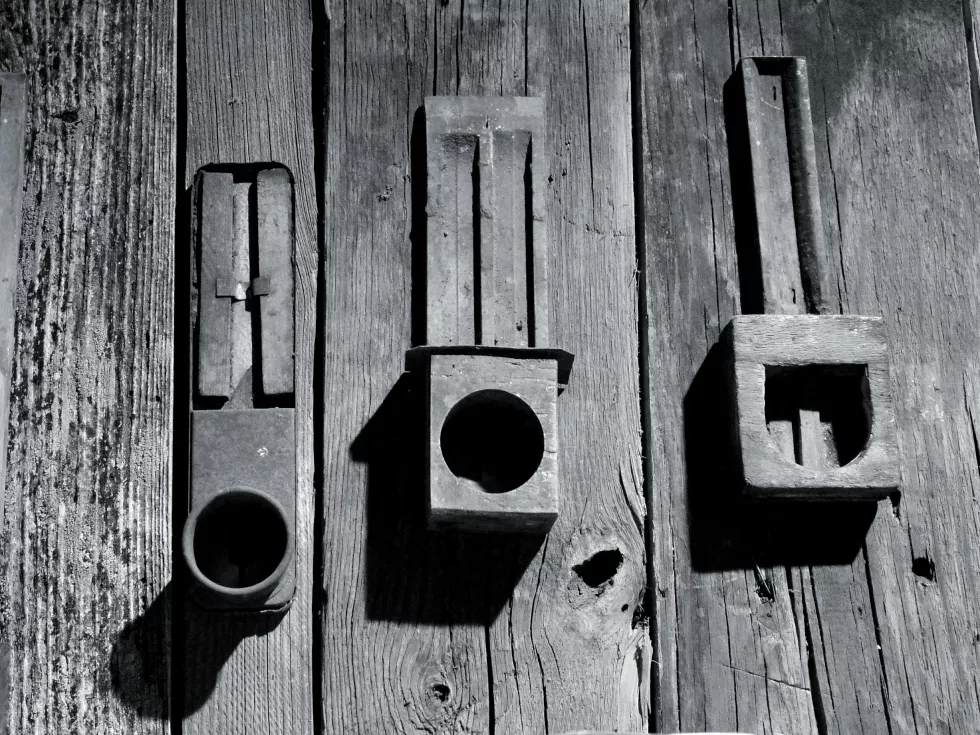 wooden-equipment-wall